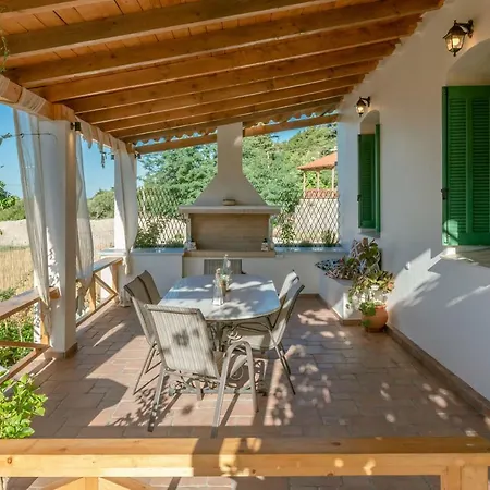 Semesterbostad Sempreviva Agios Leon